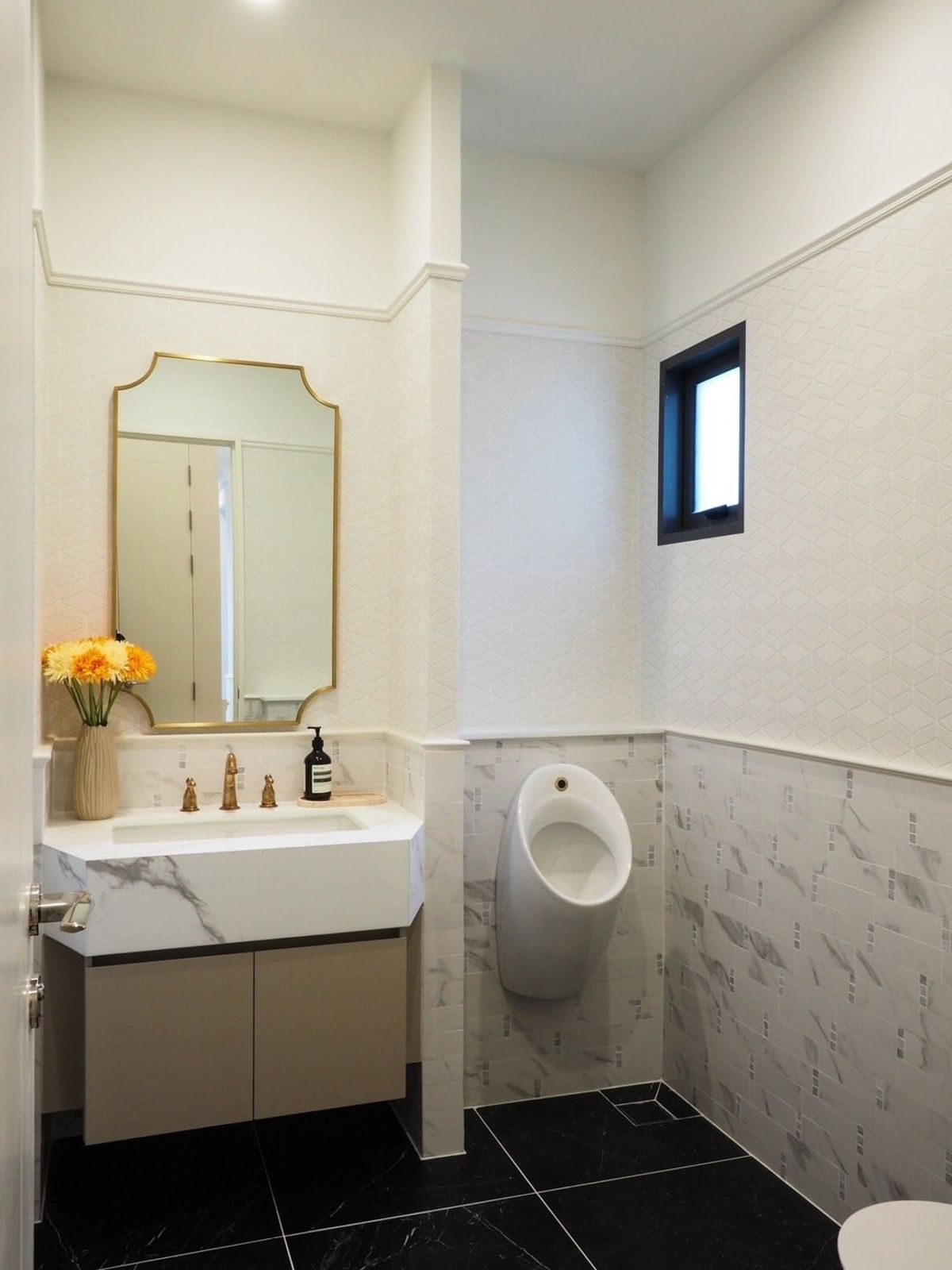 HousePattanakan, Srinakarin : 💎✨ Luxury mansion, Narasiri, Krungthep Kreetha! 4 bedrooms, 5 spacious areas With 8 parking spaces! 🌳 Suitable for large families and foreigners