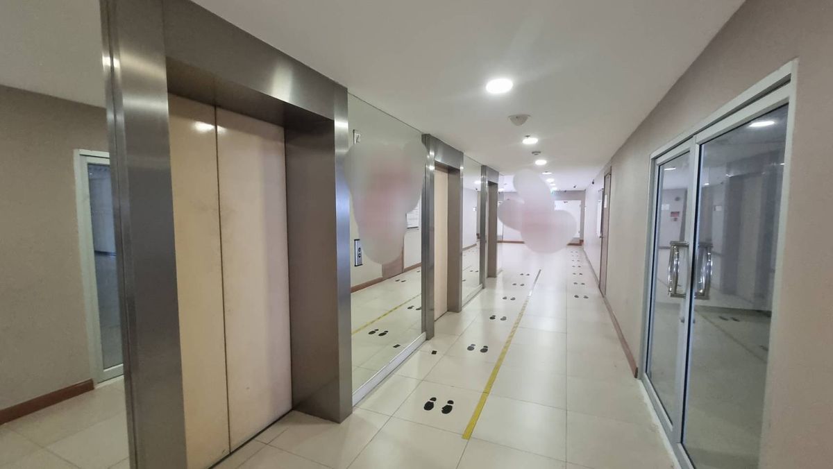 For RentOfficeSukhumvit, Asoke, Thonglor : BTS BTS BTS, 256 sq.m., 630 baht per meter, 8th floor, can enter the building 24 hours. Staff can use the fitness swimming pool  