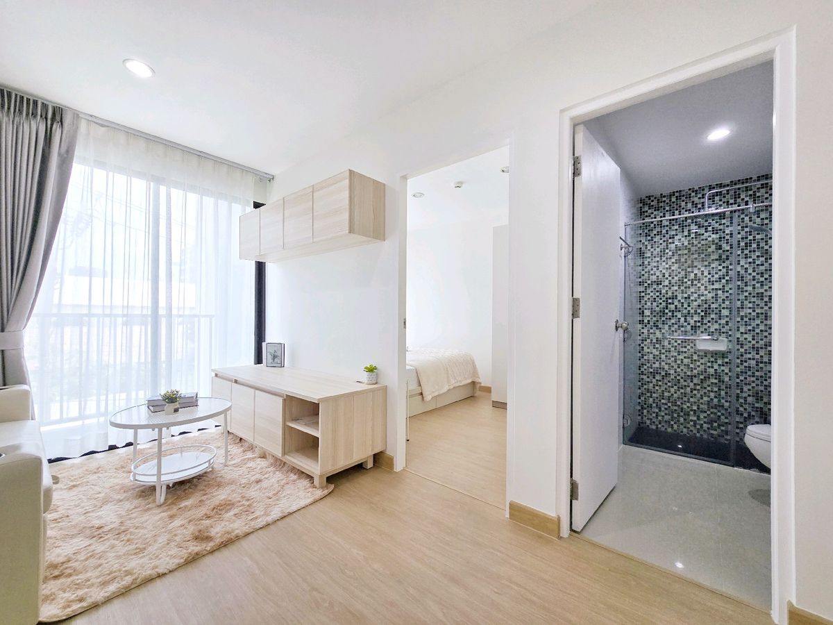 For SaleCondoRatchadapisek, Huaikwang, Suttisan : ✨️ Stay at Ratchada is chic! Modern city life near the train surrounded by a complete lifestyle! Must be here! 👉 Metro Sky Ratchada) ✨️