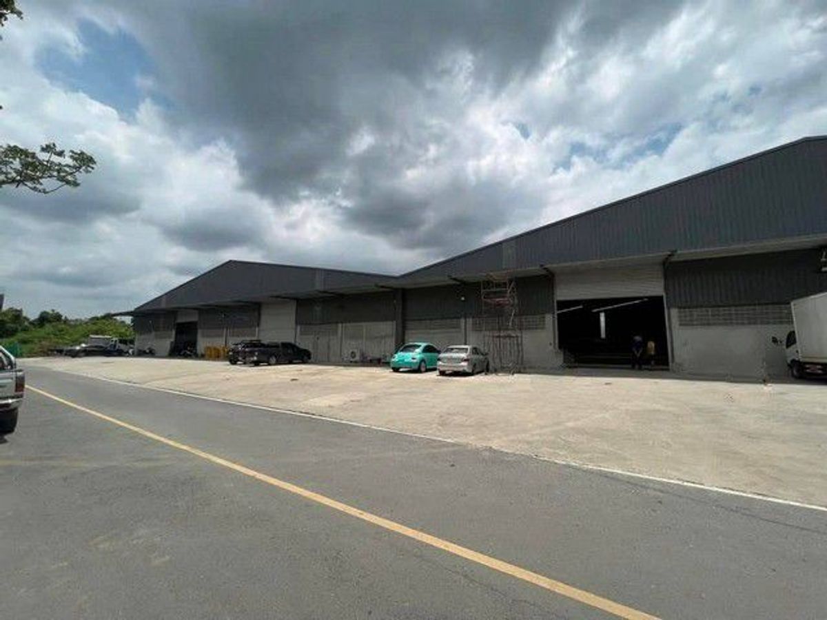 For RentWarehouseRama5, Ratchapruek, Bangkruai : Rent warehouse warehouse with office in Bang Kruai area, Nonthaburi