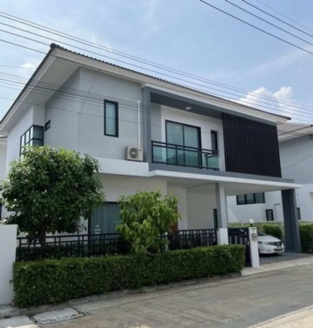 For RentHouseNawamin, Ramindra : RH1274 for rent at Ban Phatthana Siri The Prime, Ram Inthra-Hathairat, 5 bedrooms, 4 bathrooms, 1 kitchen