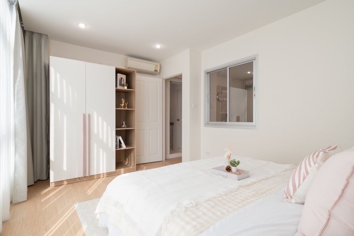 For SaleCondoRatchadapisek, Huaikwang, Suttisan : ⭐️ (A0209) For Sale 🏢 Zenith Place @ Huay Kwang Price 2.89 MB