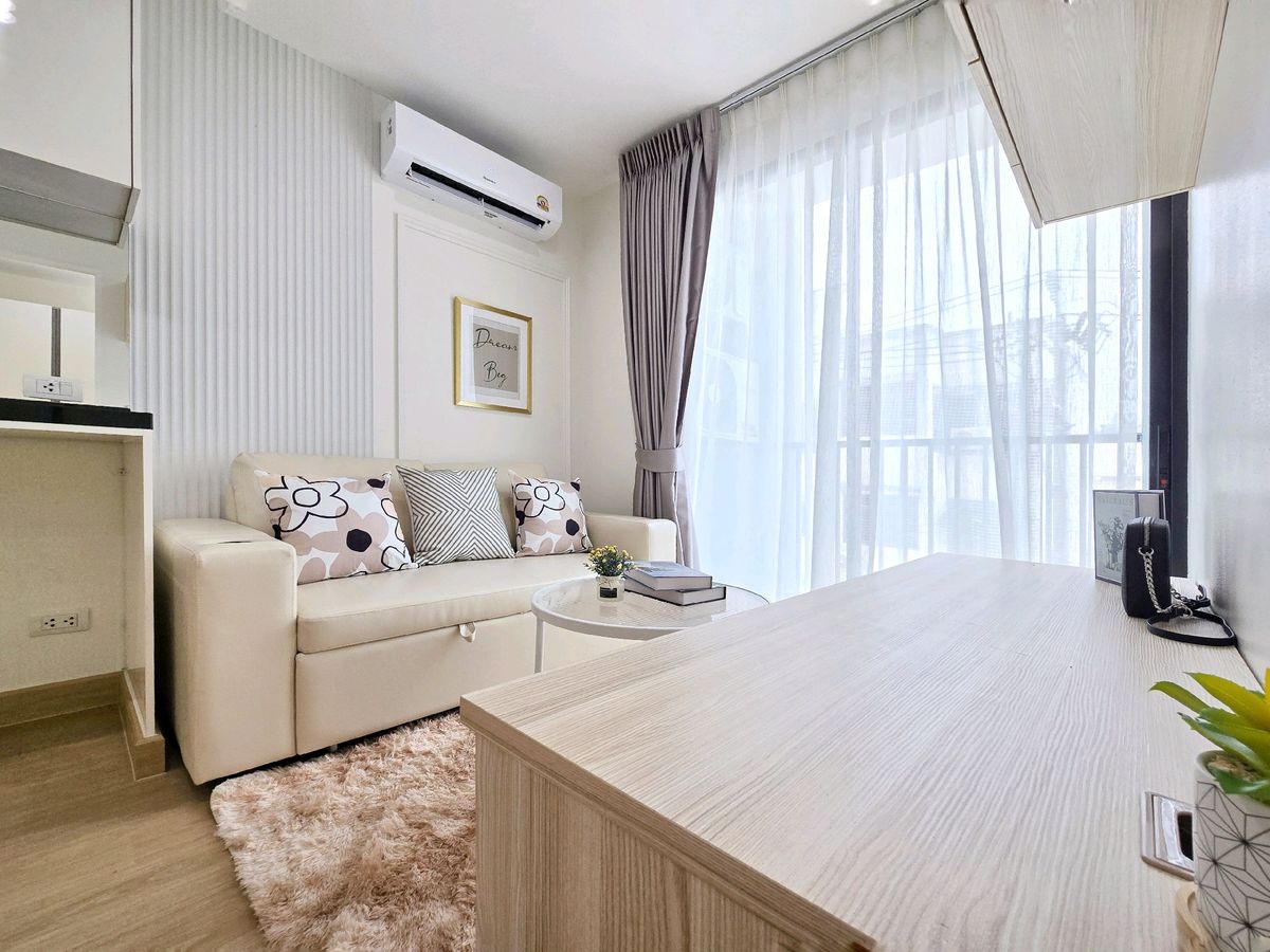 For SaleCondoRatchadapisek, Huaikwang, Suttisan : ✨️ Stay at Ratchada is chic! Modern city life near the train surrounded by a complete lifestyle! Must be here! 👉 Metro Sky Ratchada) ✨️