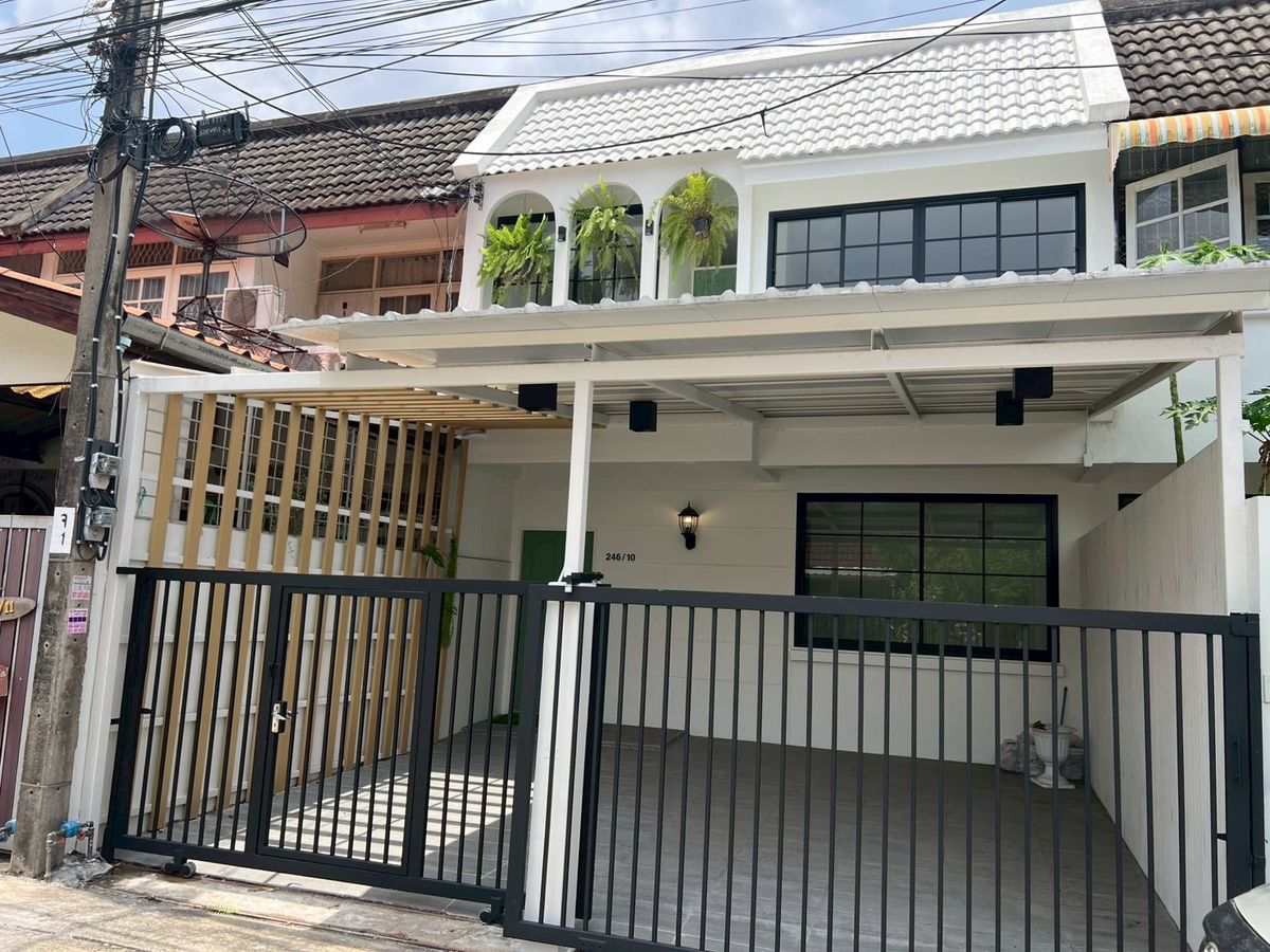 ขายทาวน์โฮมลาดพร้าว101 แฮปปี้แลนด์ : ขายบ้านรีโนเวทพร้อมอยู่ ลาดพร้าว93,101