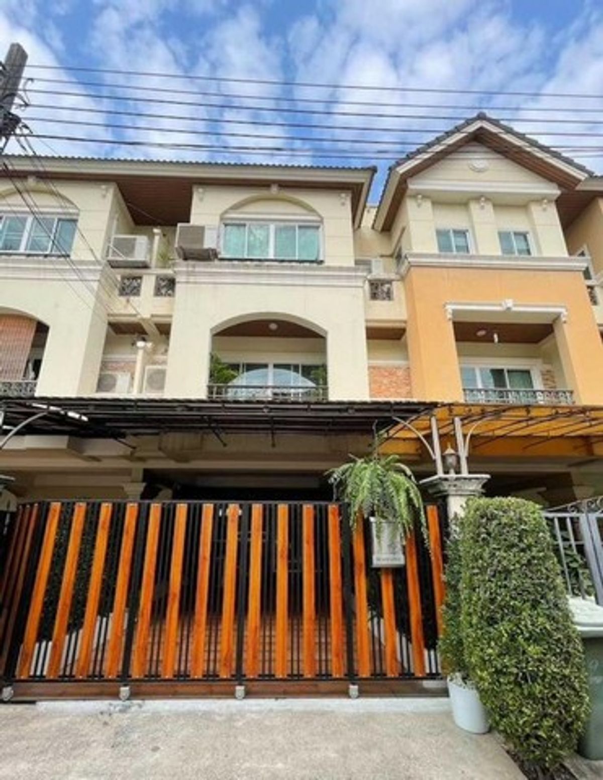 For RentTownhomeChaengwatana, Muangthong : Code C6710, 3 -story townhome rental, Vista Park, Prachachuen Vista Park Park Pachashuen3, decorated with