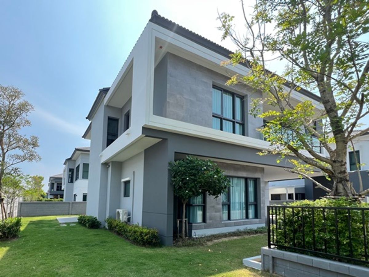 ขายบ้านบางแค เพชรเกษม : ขายบ้านมือสอง เดอะ ซิตี้ ทวีวัฒนา (THE CITY Thawiwatthana) เนื้อที่ 110 ตร.ว. ตัวบ้าน 336 ตร.ม. หลังริม 4 นอน 5 น้ำ ห้องน้ำในตัวทุกห้อง ห้องแม่บ้าน จอดรถ 4 คัน ขายขาดทุน ตัดใจขาย ตกแต่งโถงชั้น 1 ผ้าม่านทั้งหลัง ครัวบิวท์อิน แอร์ 7 ตัว คุ้มสุดในโครงการ