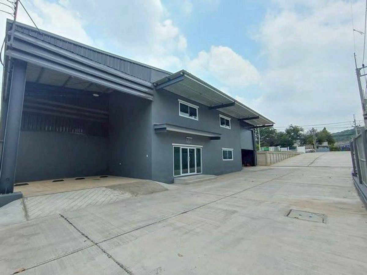 For RentWarehouseSriracha Laem Chabang Ban Bueng : Warehouse rental with 2 -storey office near Laem Chabang Port, Chon Buri