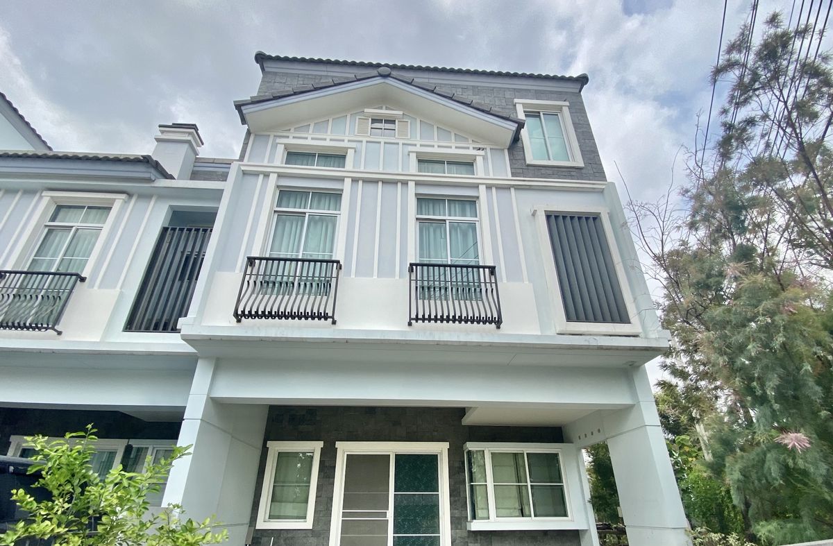 ให้เช่าทาวน์โฮมบางนา แบริ่ง ลาซาล : [ให้เช่า]👍🏻🏡ทาวร์โฮม 2 ชั้น ห้องนอนใหญ่มีชั้นลอย ข้างนอกบ้านมีบ้านน็อคดาวน์ติดแอร์ ราคาดี พร้อมเข้าอยู่ ใกล้ Mega Bangna ทำเลดีมาก🔥🔥