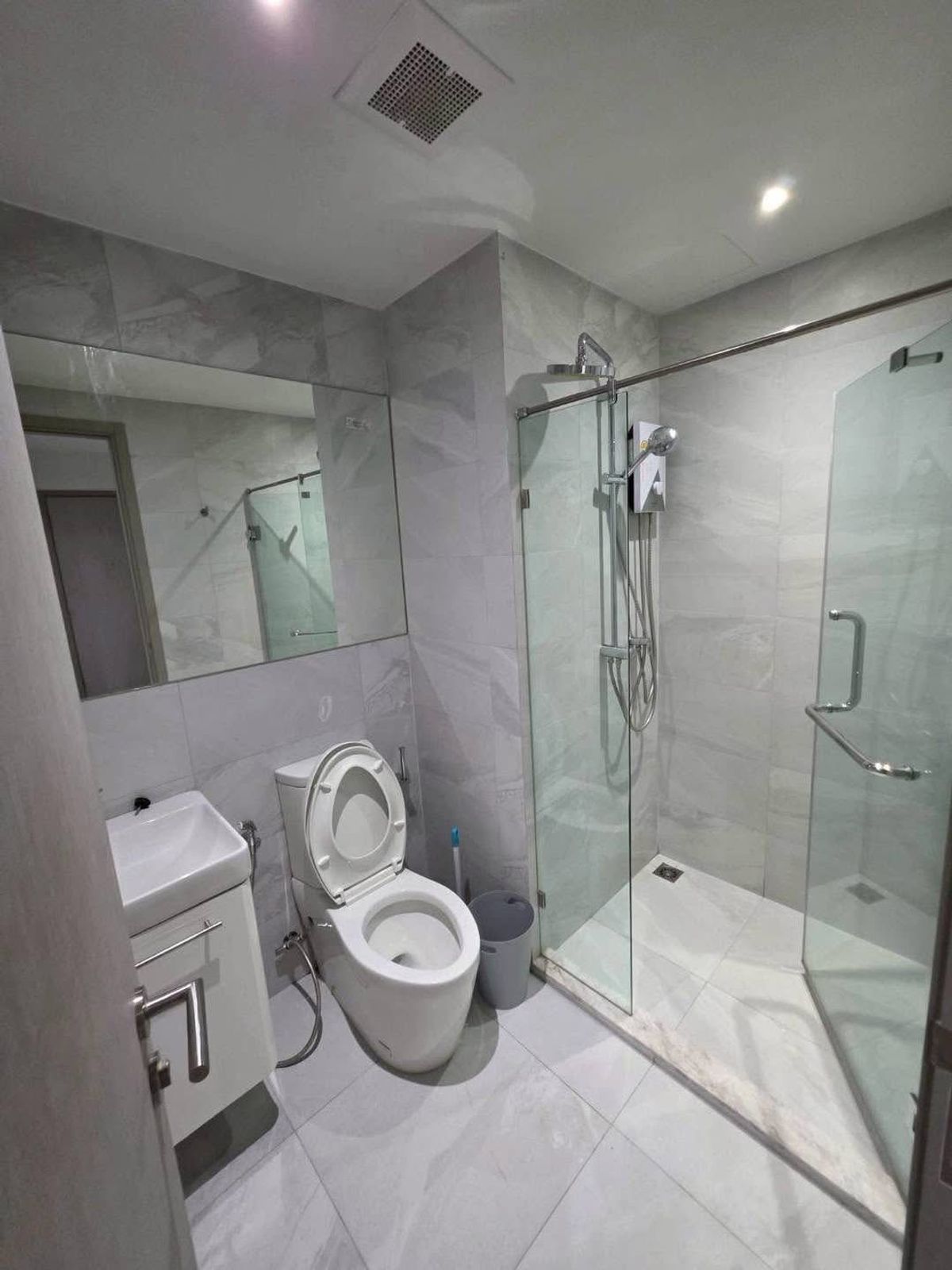 For RentCondoSukhumvit, Asoke, Thonglor : (FOR RENT) RHYTHM Ekkamai I 2-BR, Fully Furnished & Equipped. Near 🚆BTS Ekkamai																									