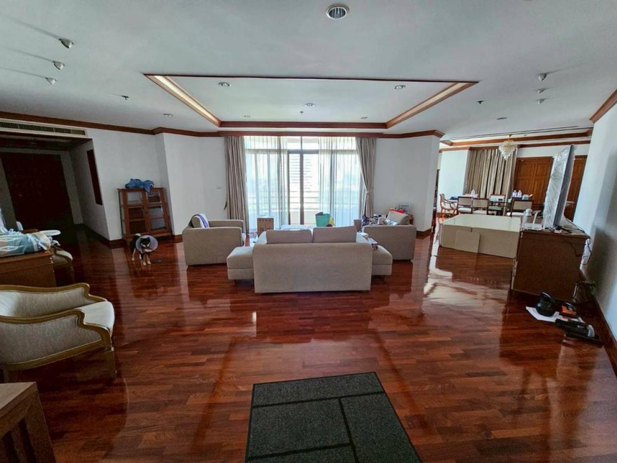 For RentCondoSukhumvit, Asoke, Thonglor : Penthouse for rent 317 sqm. 7th city view 3beds 4baths pets Friendly near BTS Phrompong