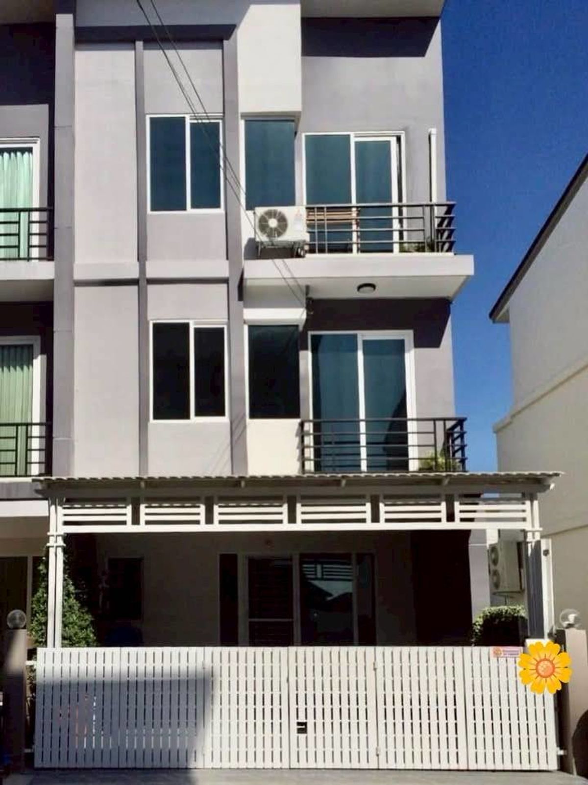 For RentTownhomeMin Buri, Romklao : Rent a 3rd floor townhome, 5 bedrooms, 5 bathrooms in the heart of Ramkhamhaeng 📍 Gusto Grand Ramkhamhaeng Village (Soi Minteen) Rent 25,000 baht/D