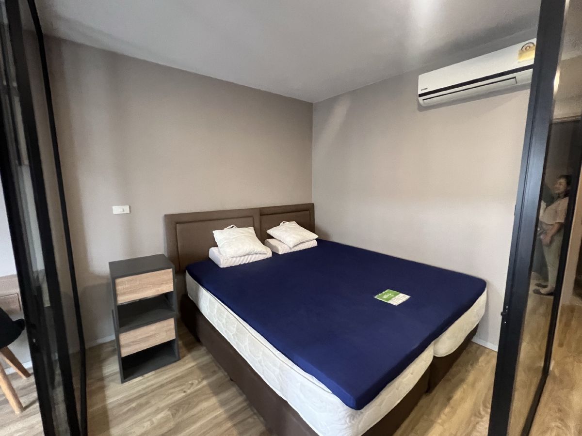ให้เช่าคอนโดสาทร นราธิวาส : ✅For rent คอนโด Blossom@Sathorn-Charoenrat
1 bed 1 bath
31 sqm, 3rd floor
13,000฿/month