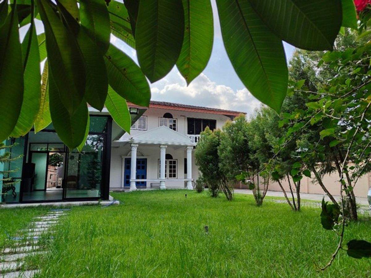 For RentHouseLadprao101, Happy Land, The Mall Bang Kapi : Code C6737 for rent in a large detached house, 180 square wah, decorated with furniture in Lat Phrao 130 Ramkhamhaeng 81