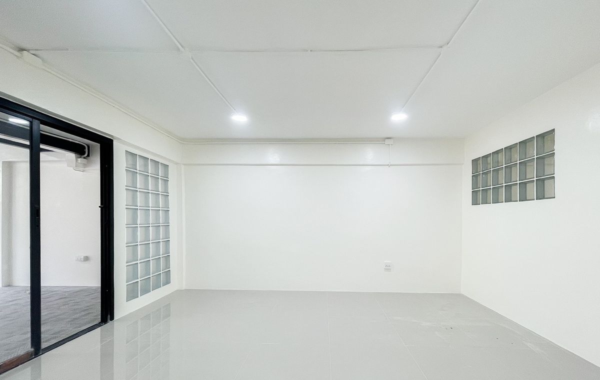 ขายทาวน์โฮมบางนา แบริ่ง ลาซาล : K-6347 ขายด่วน ! ทาวน์โฮม แบริ่ง 40 รีโนเวทใหม่ ใกล้ BTS แบริ่งเพียง 5 นาที