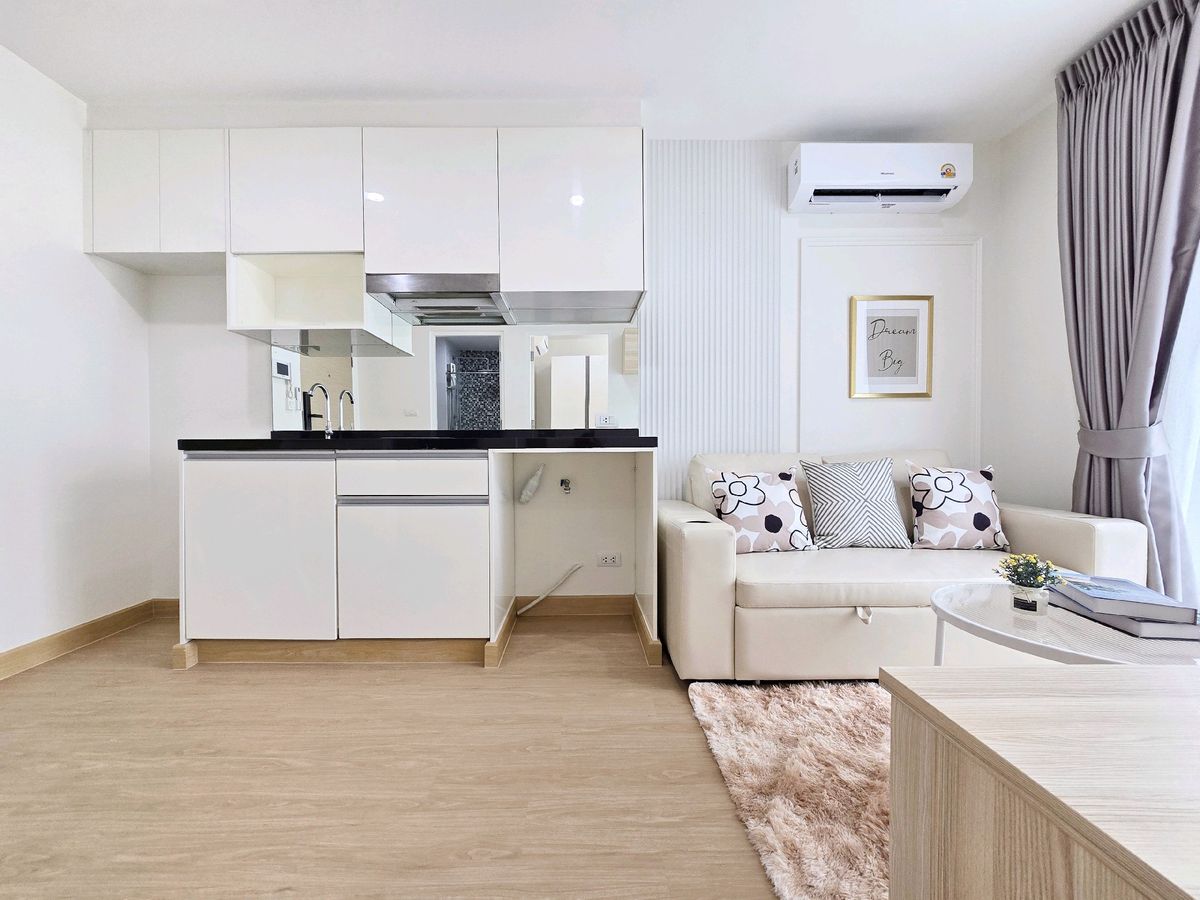 For SaleCondoRatchadapisek, Huaikwang, Suttisan : ✨️ Stay at Ratchada is chic! Modern city life near the train surrounded by a complete lifestyle! Must be here! 👉 Metro Sky Ratchada) ✨️