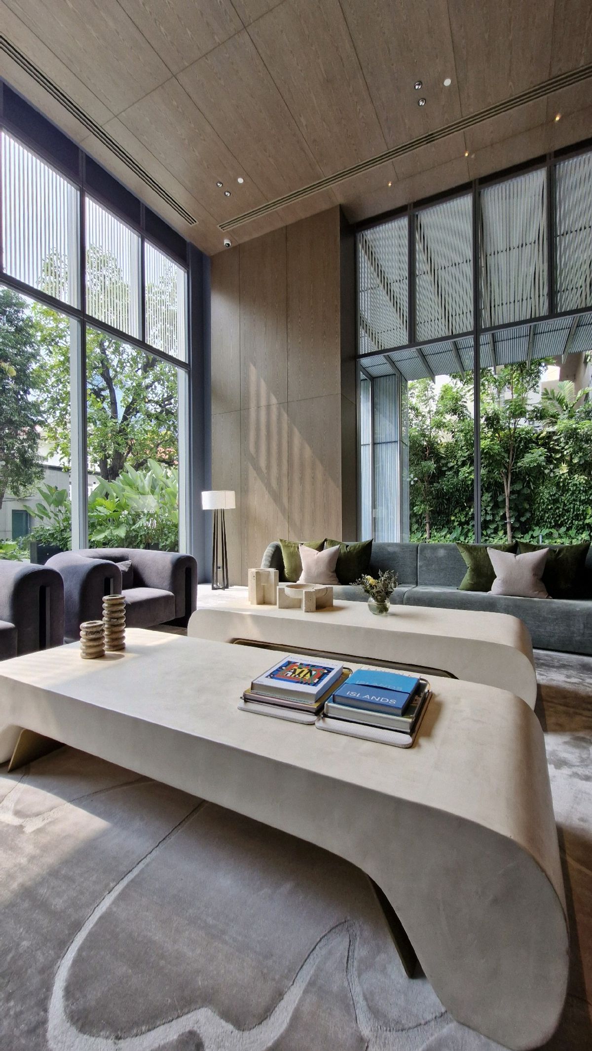 ให้เช่าคอนโดวิทยุ ชิดลม หลังสวน : 🔥 Best Price in the market 🔥

📍Scope Langsuan : Ultimate-luxury condo in Langsuan area, only 180 m from BTS Chidlom, ready to move in