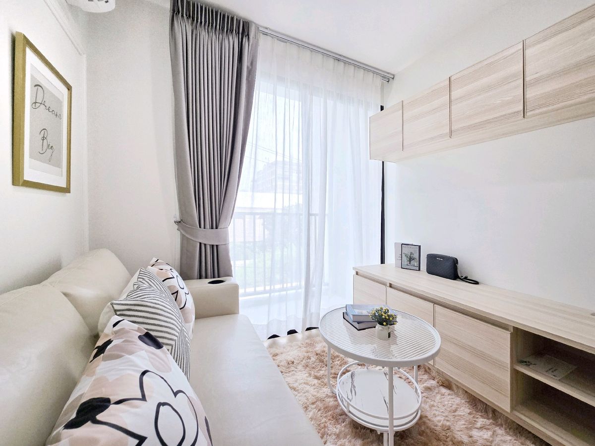 For SaleCondoRatchadapisek, Huaikwang, Suttisan : ✨️ Stay at Ratchada is chic! Modern city life near the train surrounded by a complete lifestyle! Must be here! 👉 Metro Sky Ratchada) ✨️