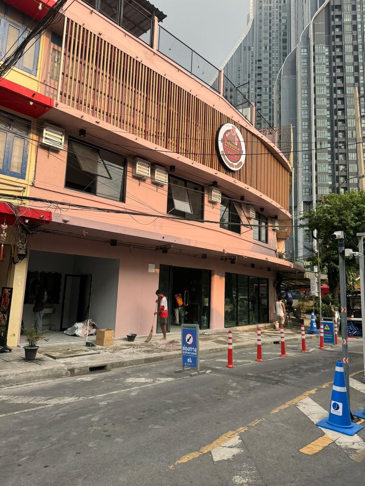 เซ้งอาคารพาณิชย์สยาม จุฬา สามย่าน : ♣ Prime Location ♣ เซ้งร้านหมูกระทะเจ้าดัง ย่านสามย่าน ขนาด 3 คูหา 4 ชั้น ใกล้ MRT สามย่าน 300 เมตร, บรรทัดทอง, จุฬา