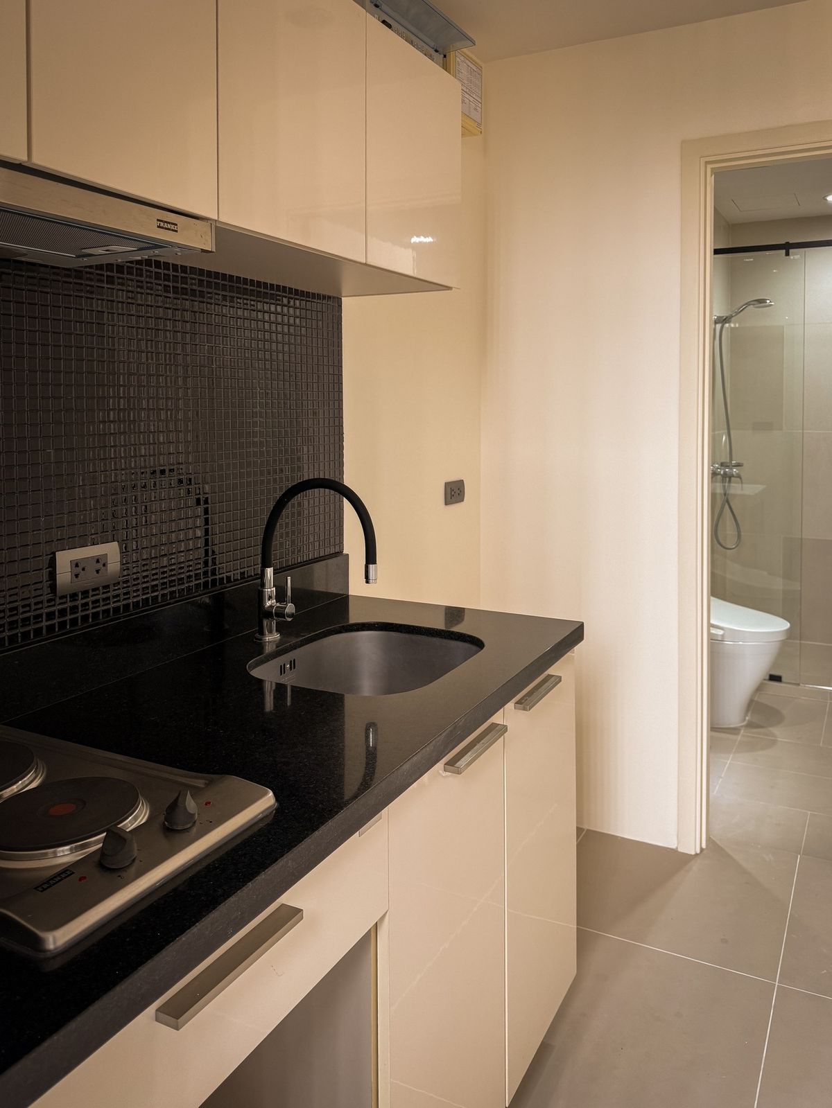 For SaleCondoWongwianyai, Charoennakor : Fuse Sathorn-Taksin Golden Location near BTS Wongwian Yai only 120 meters