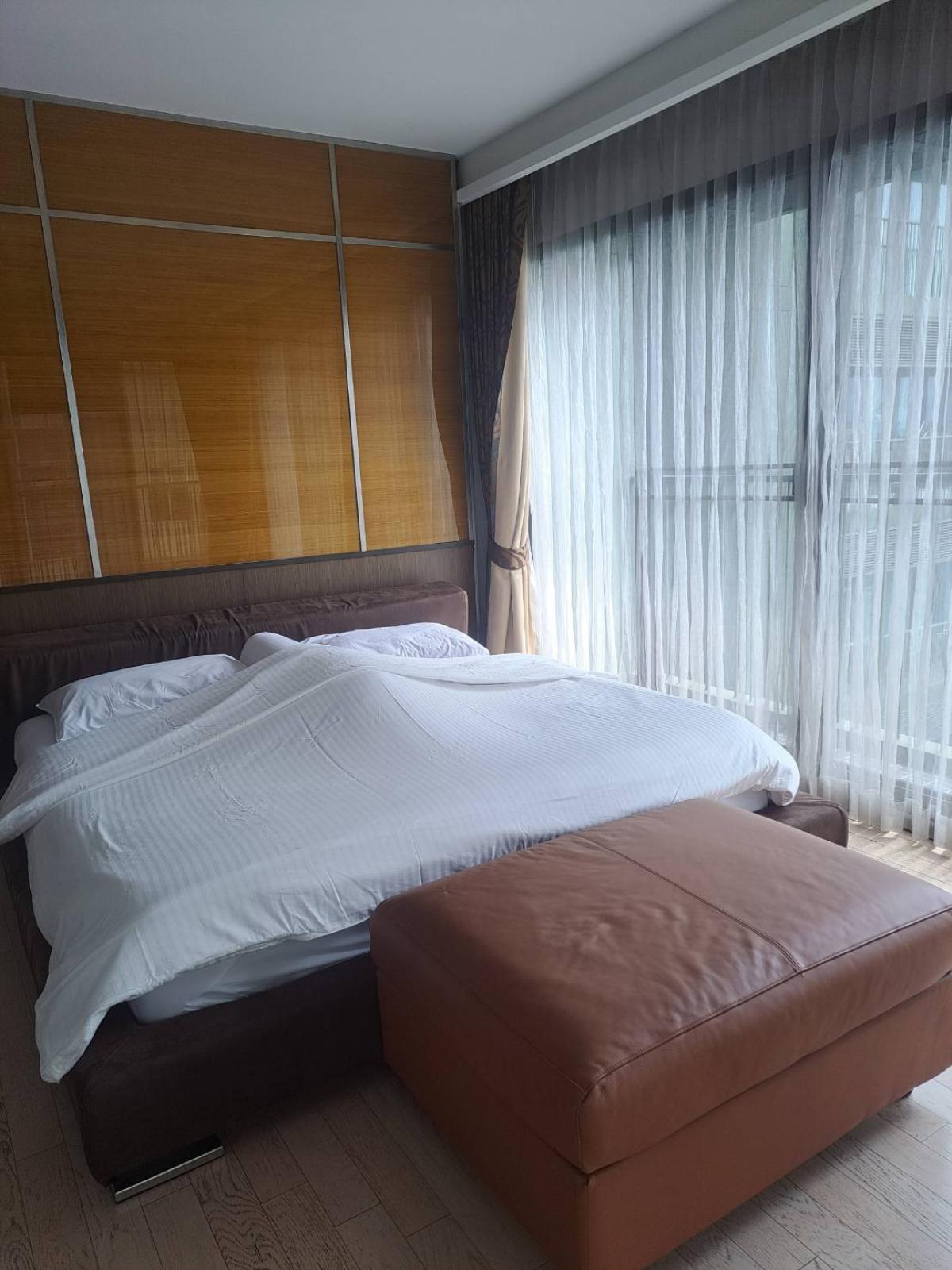 ให้เช่าคอนโดสุขุมวิท อโศก ทองหล่อ : 03/04/2026, Noble Solo 2 Bed 2 Bath 100 sqm พร้อมเข้าอยู่ ใจกลางทองหล่อ 
เช่าเพียง 45,000 บาท/เดือน ใกล้ BTS เดินทางสะดวก! 0642748883