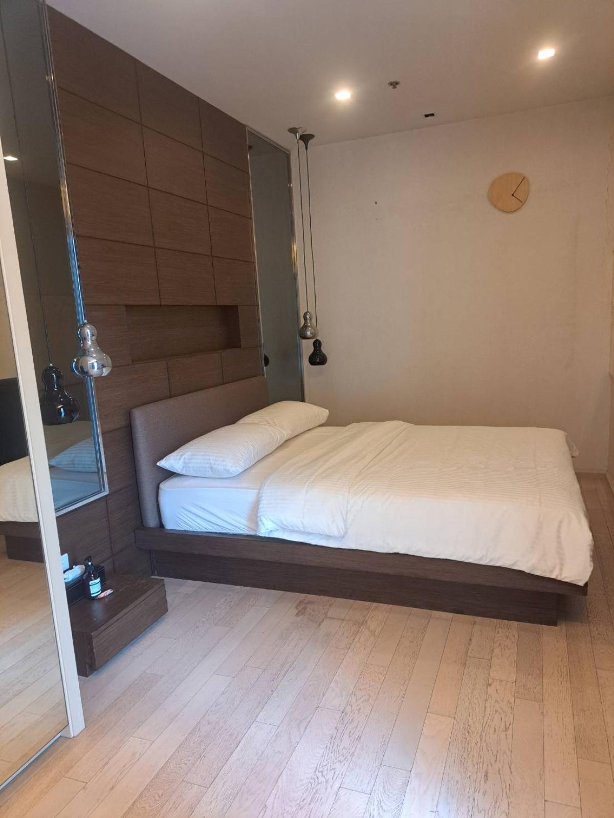 ให้เช่าคอนโดสุขุมวิท อโศก ทองหล่อ : 03/04/2026, Noble Solo 2 Bed 2 Bath 100 sqm พร้อมเข้าอยู่ ใจกลางทองหล่อ 
เช่าเพียง 45,000 บาท/เดือน ใกล้ BTS เดินทางสะดวก! 0642748883