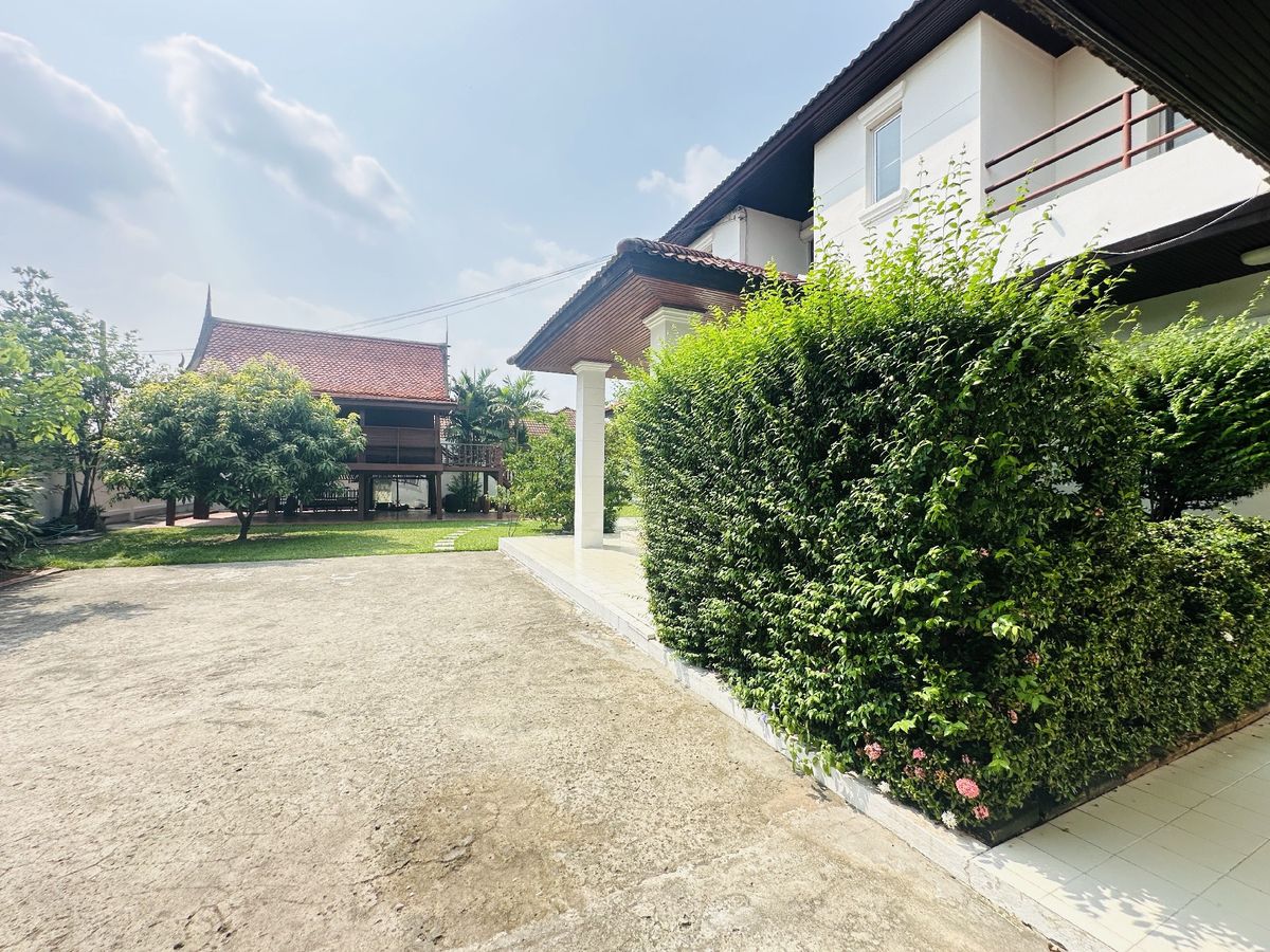 For SaleHousePathum Thani,Rangsit, Thammasat : House for sale Muang Ek Village, big house, good condition, area of 324 sq.w., behind the house next to the waterfront, Soi Ekarat 6, Lak Hok Subdistrict, Mueang Pathum Thani District Pathum Thani Province