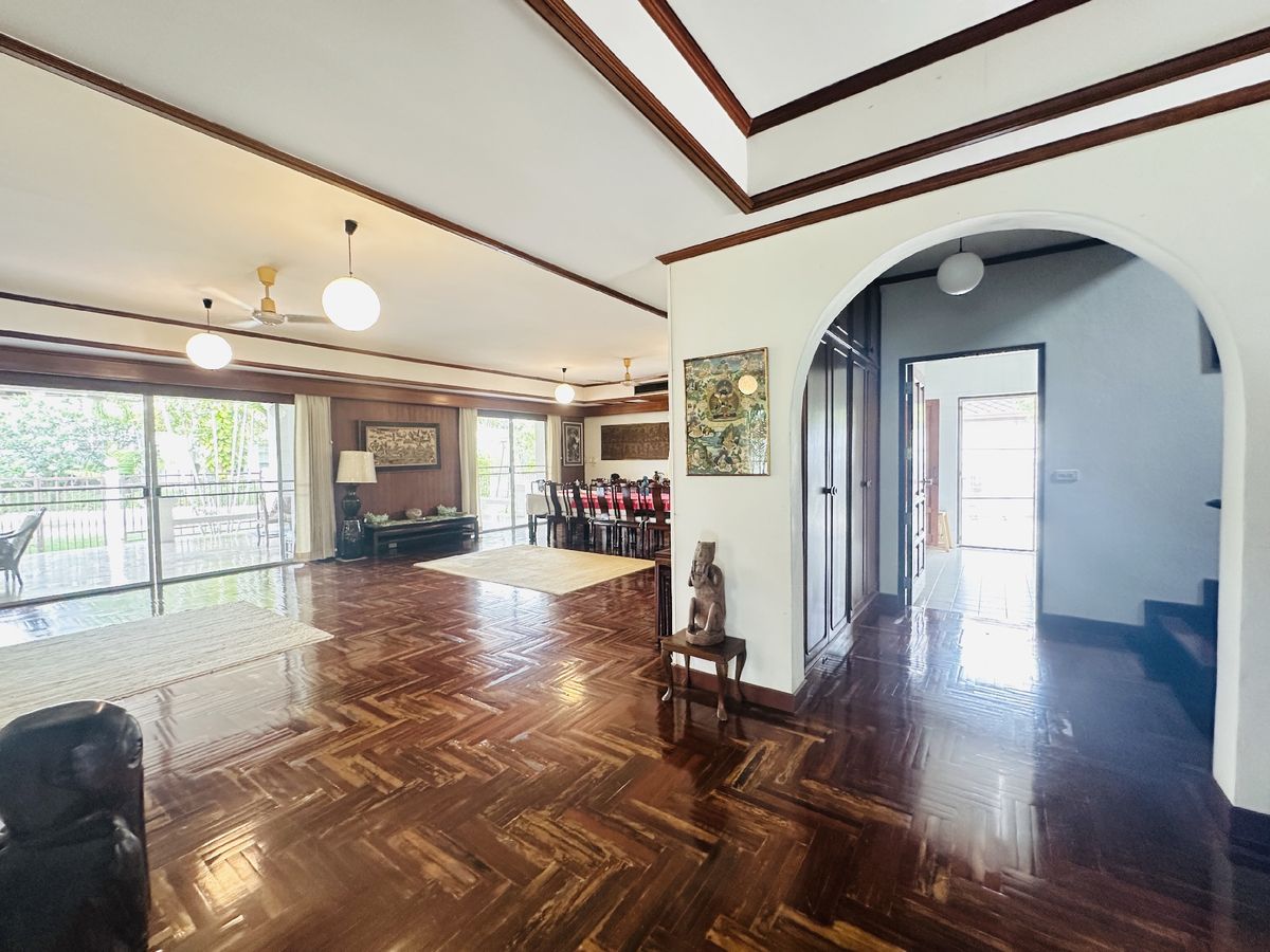 For SaleHousePathum Thani,Rangsit, Thammasat : House for sale Muang Ek Village, big house, good condition, area of 324 sq.w., behind the house next to the waterfront, Soi Ekarat 6, Lak Hok Subdistrict, Mueang Pathum Thani District Pathum Thani Province