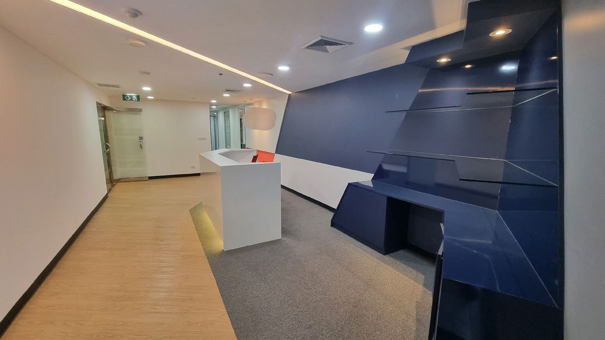 ให้เช่าสำนักงานนานา : Bts นานา ให้เช่าออฟฟิศตกแต่งเรียบร้อย 430 ตร.ม. พร้อมเฟอร์นิเจอร์ ย้ายเข้ามาทำงานได้เลย