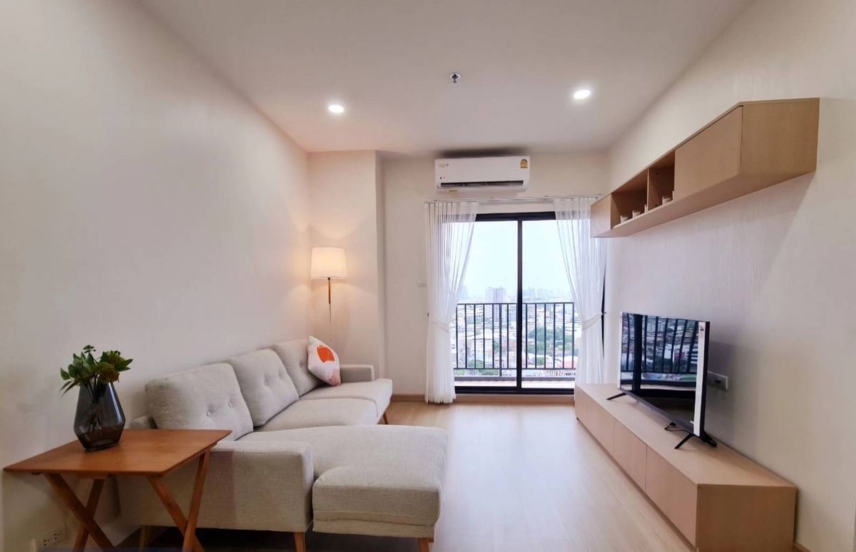 For RentCondoWongwianyai, Charoennakor : Near the Golden Line and BTS Wongwian Yai.