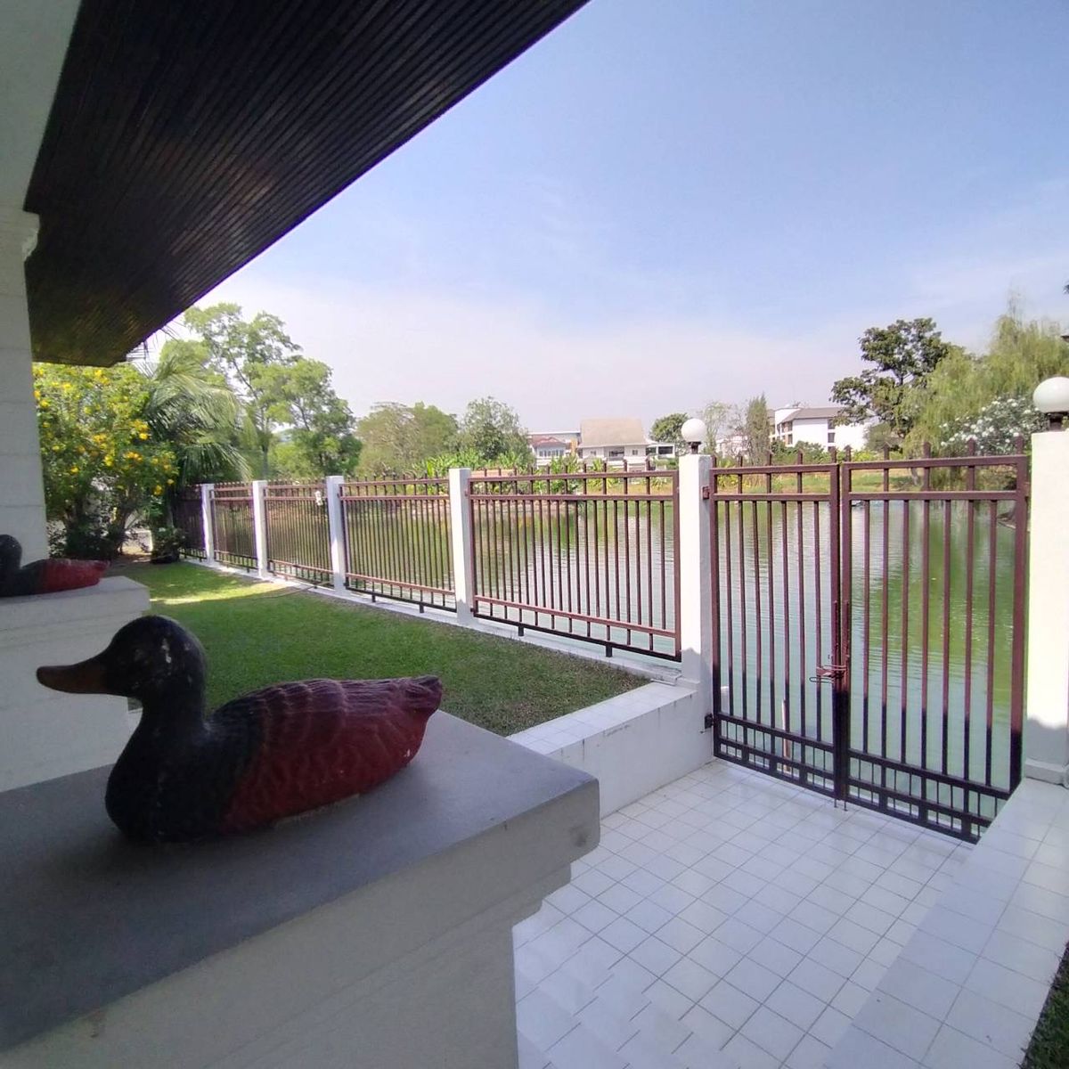 For SaleHousePathum Thani,Rangsit, Thammasat : House for sale Muang Ek Village, big house, good condition, area of 324 sq.w., behind the house next to the waterfront, Soi Ekarat 6, Lak Hok Subdistrict, Mueang Pathum Thani District Pathum Thani Province
