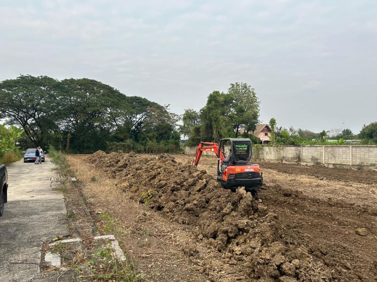 For SaleLandPinklao, Charansanitwong : Selling very cheap !! The land is not equal to the road 403 square wah, the Golden Location Soi Bang Ramad 15 Phutthamonthon 1, near the BTS Department Store