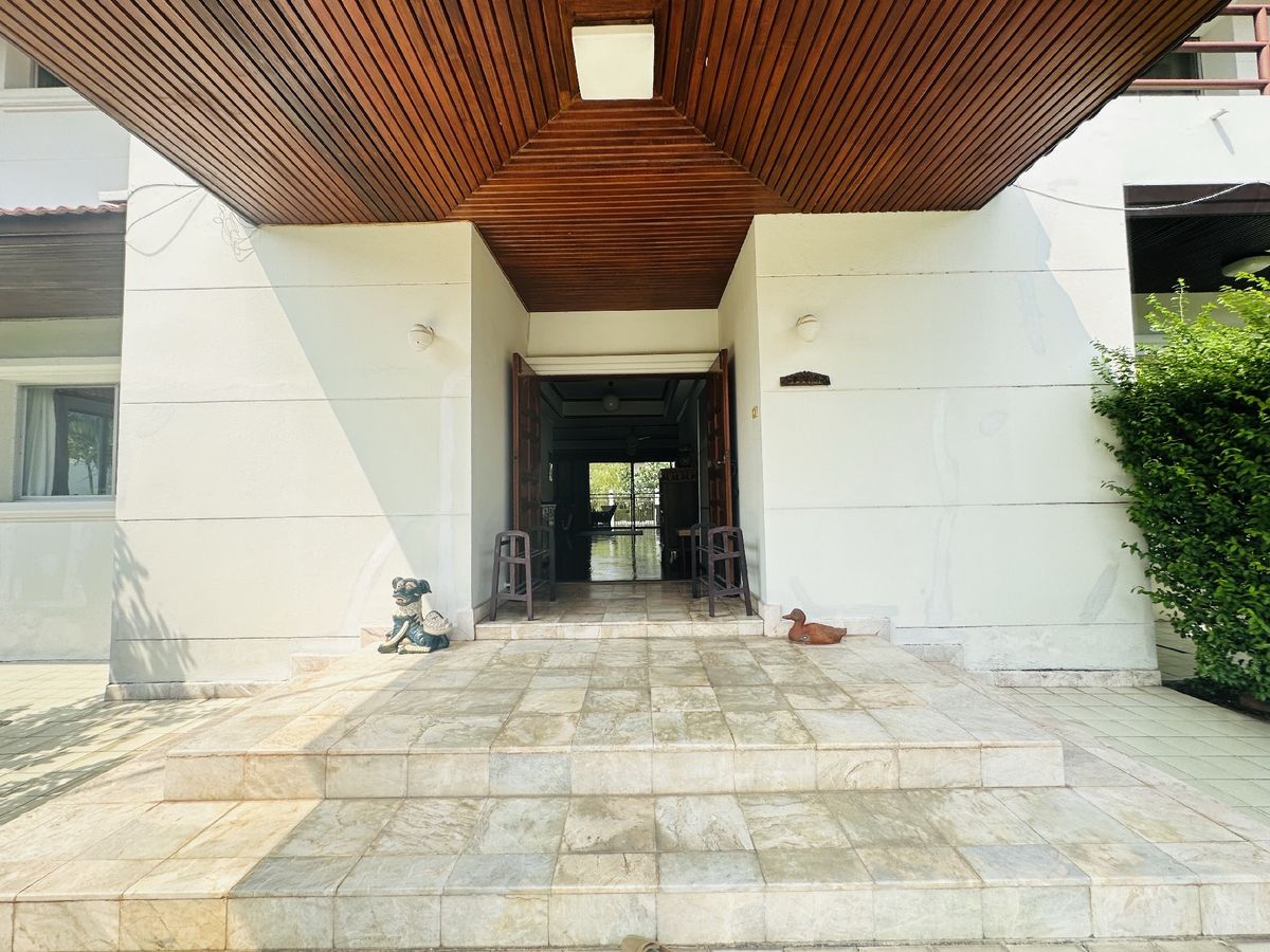 For SaleHousePathum Thani,Rangsit, Thammasat : House for sale Muang Ek Village, big house, good condition, area of 324 sq.w., behind the house next to the waterfront, Soi Ekarat 6, Lak Hok Subdistrict, Mueang Pathum Thani District Pathum Thani Province