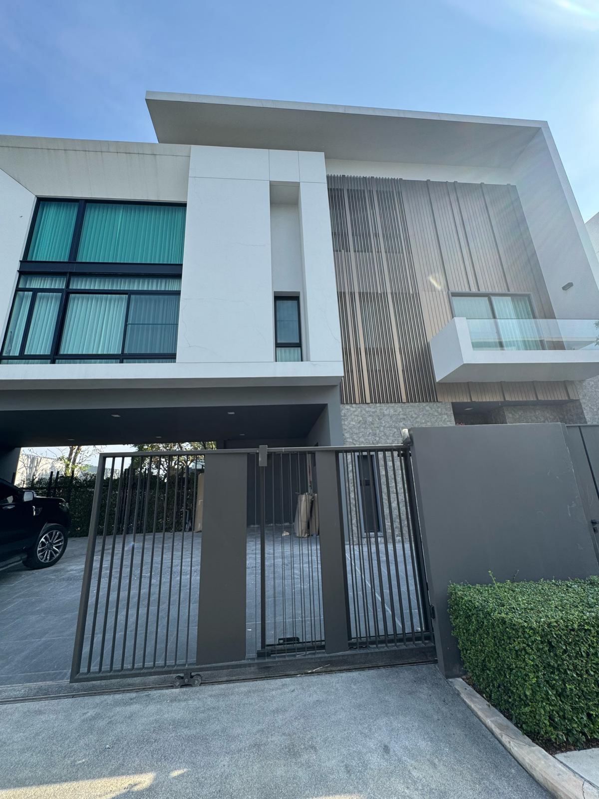 ให้เช่าบ้านพัฒนาการ ศรีนครินทร์ : 4bedrooms luxury house near Wellington International School for rent, 250k/month