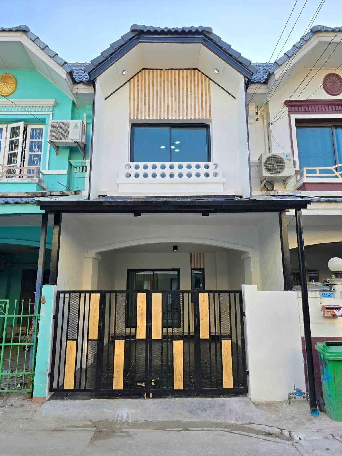 ขายทาวน์โฮมนนทบุรี บางใหญ่ บางบัวทอง : ทาวเฮาส์ 3 ห้องนอนราคาเบาๆ 1.59 ล้านบาท หมู่บ้านมนวดีExclusive ซอยบ้านกล้วย - ไทรน้อย