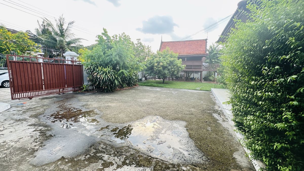 For SaleHousePathum Thani,Rangsit, Thammasat : House for sale Muang Ek Village, big house, good condition, area of 324 sq.w., behind the house next to the waterfront, Soi Ekarat 6, Lak Hok Subdistrict, Mueang Pathum Thani District Pathum Thani Province