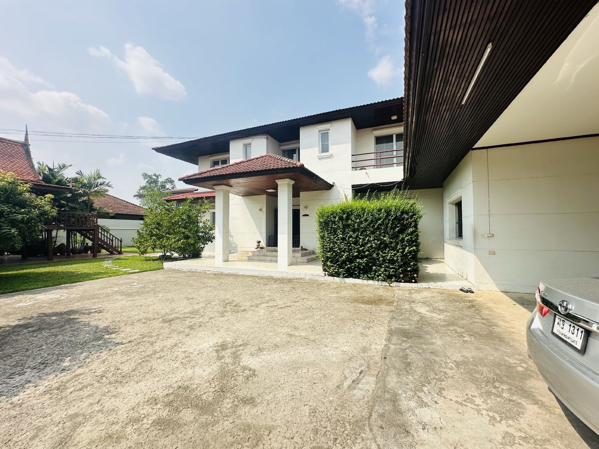 For SaleHousePathum Thani,Rangsit, Thammasat : House for sale Muang Ek Village, big house, good condition, area of 324 sq.w., behind the house next to the waterfront, Soi Ekarat 6, Lak Hok Subdistrict, Mueang Pathum Thani District Pathum Thani Province
