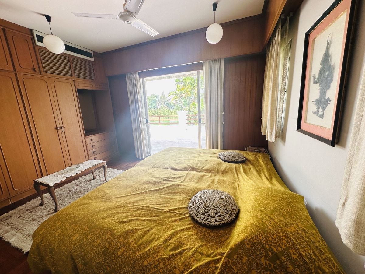 For SaleHousePathum Thani,Rangsit, Thammasat : House for sale Muang Ek Village, big house, good condition, area of 324 sq.w., behind the house next to the waterfront, Soi Ekarat 6, Lak Hok Subdistrict, Mueang Pathum Thani District Pathum Thani Province