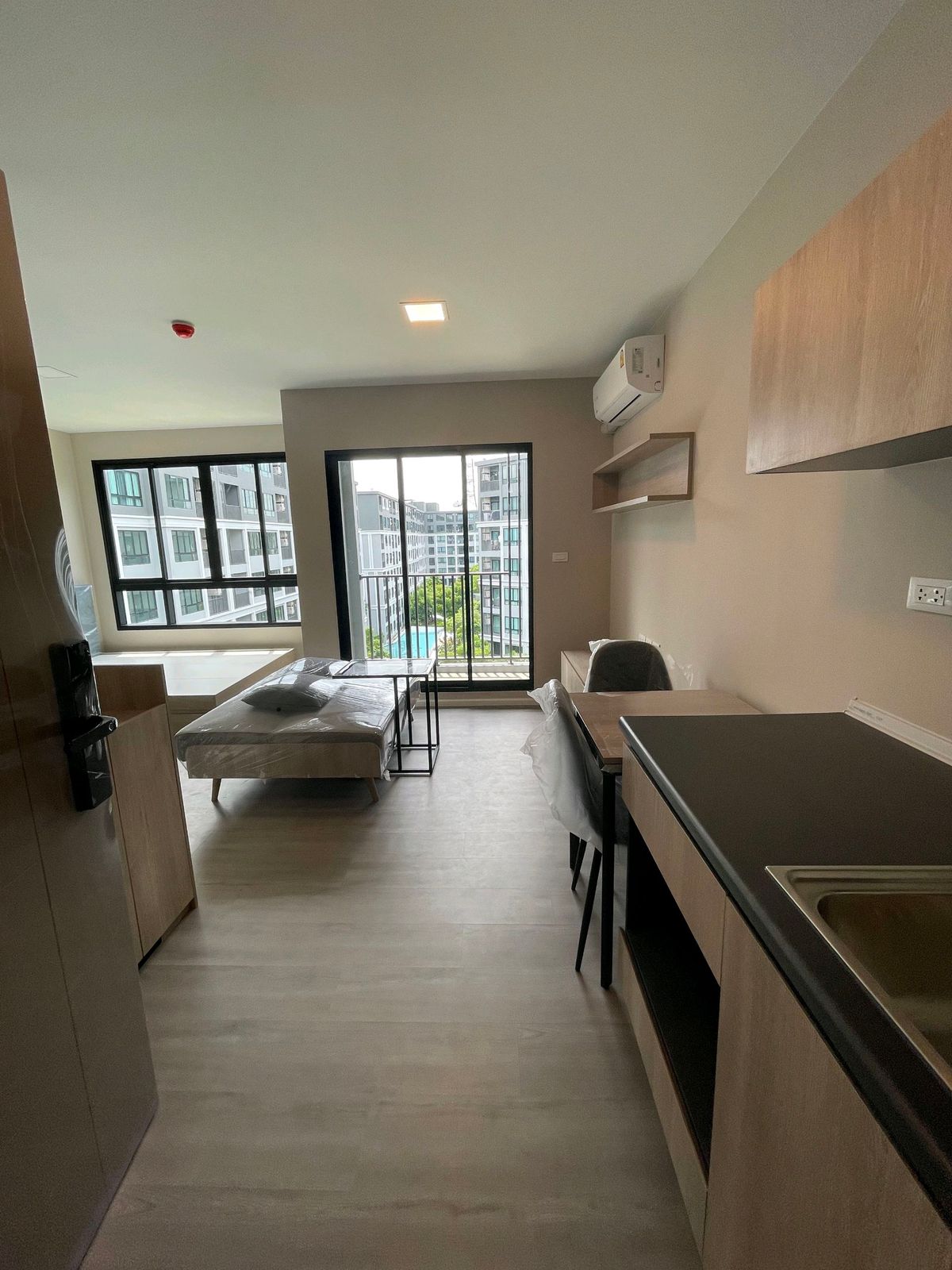 For RentCondoPathum Thani,Rangsit, Thammasat : Rent D Condo Campus Highway Rangsit