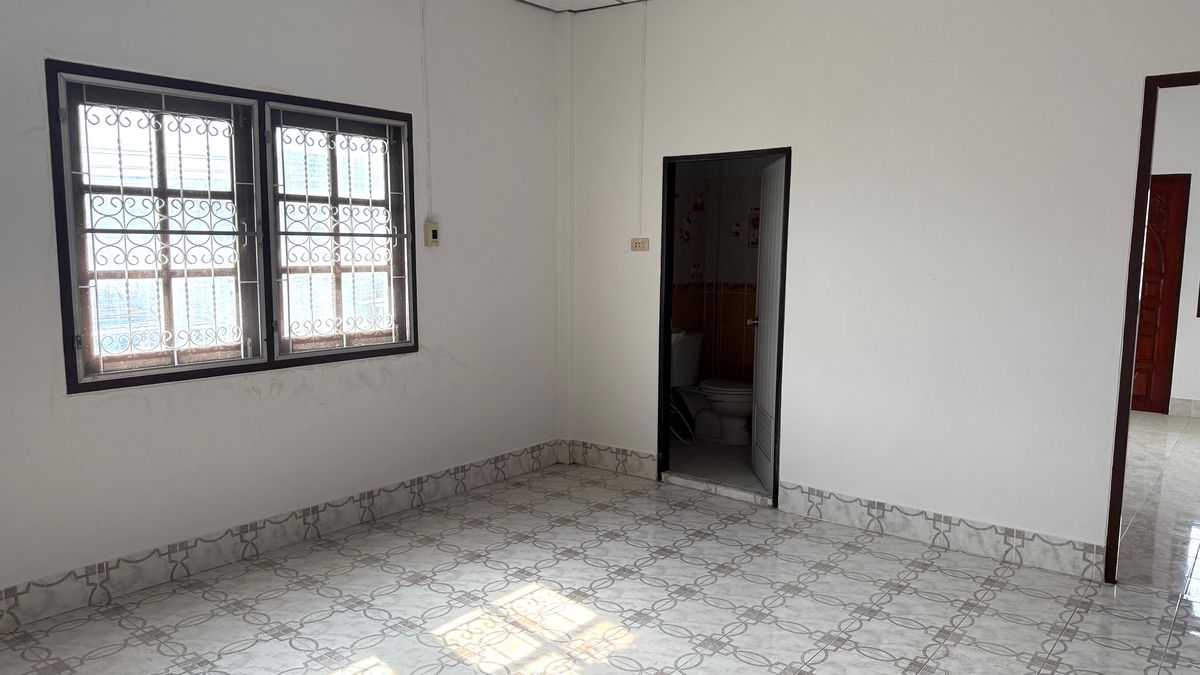 ขายทาวน์โฮมพระราม 2 บางขุนเทียน : ทาวน์เฮ้าส์ ริมถนน พระราม2 หลัง รพ.บางมด สินทวี วิลล่า, กรุงเทพ