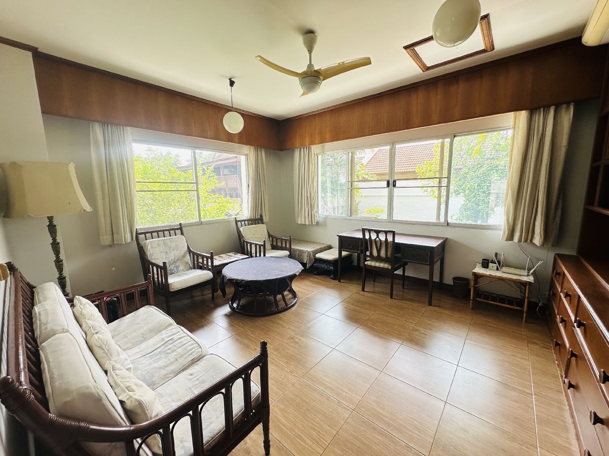 For SaleHousePathum Thani,Rangsit, Thammasat : House for sale Muang Ek Village, big house, good condition, area of 324 sq.w., behind the house next to the waterfront, Soi Ekarat 6, Lak Hok Subdistrict, Mueang Pathum Thani District Pathum Thani Province