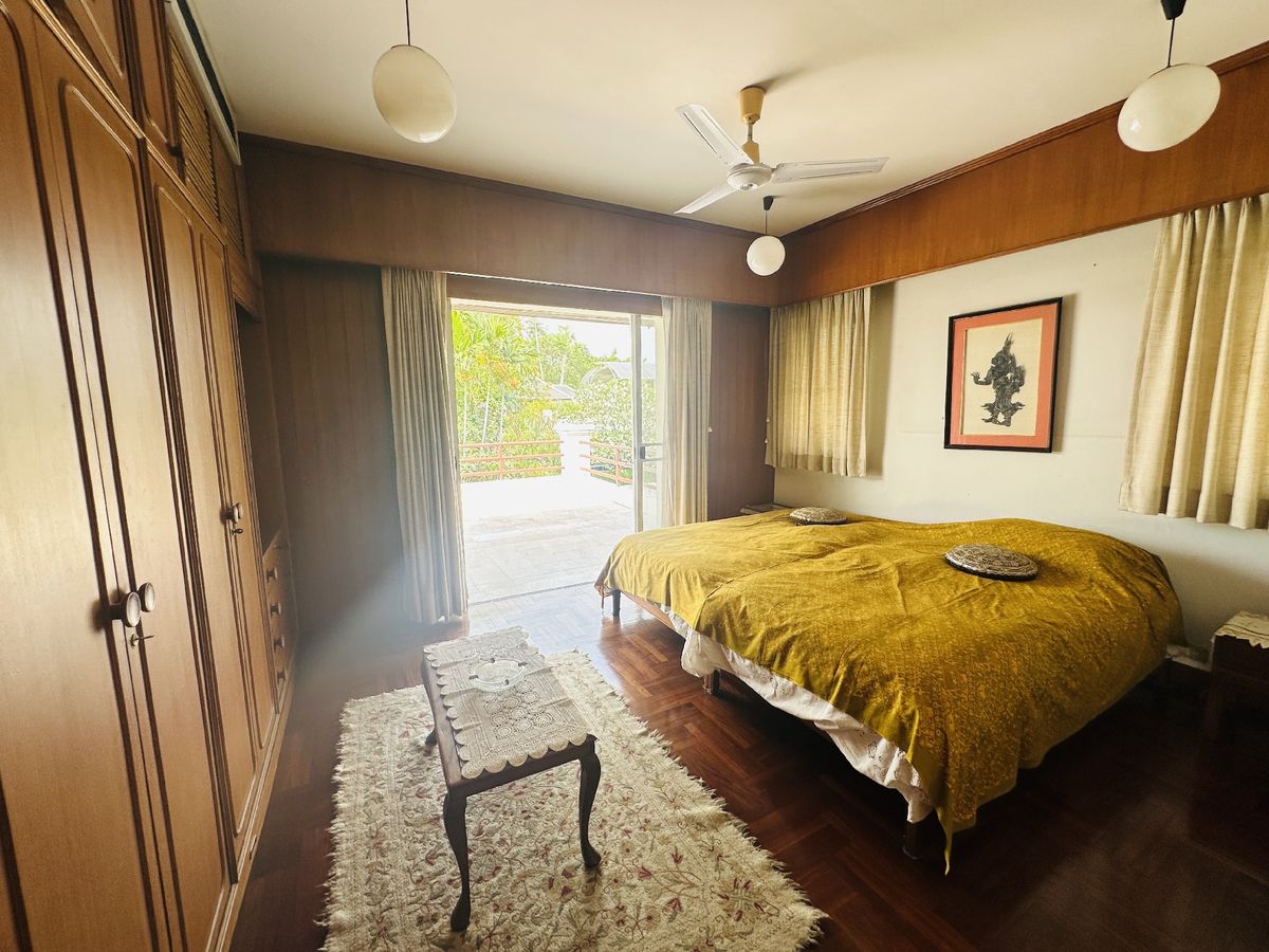 For SaleHousePathum Thani,Rangsit, Thammasat : House for sale Muang Ek Village, big house, good condition, area of 324 sq.w., behind the house next to the waterfront, Soi Ekarat 6, Lak Hok Subdistrict, Mueang Pathum Thani District Pathum Thani Province