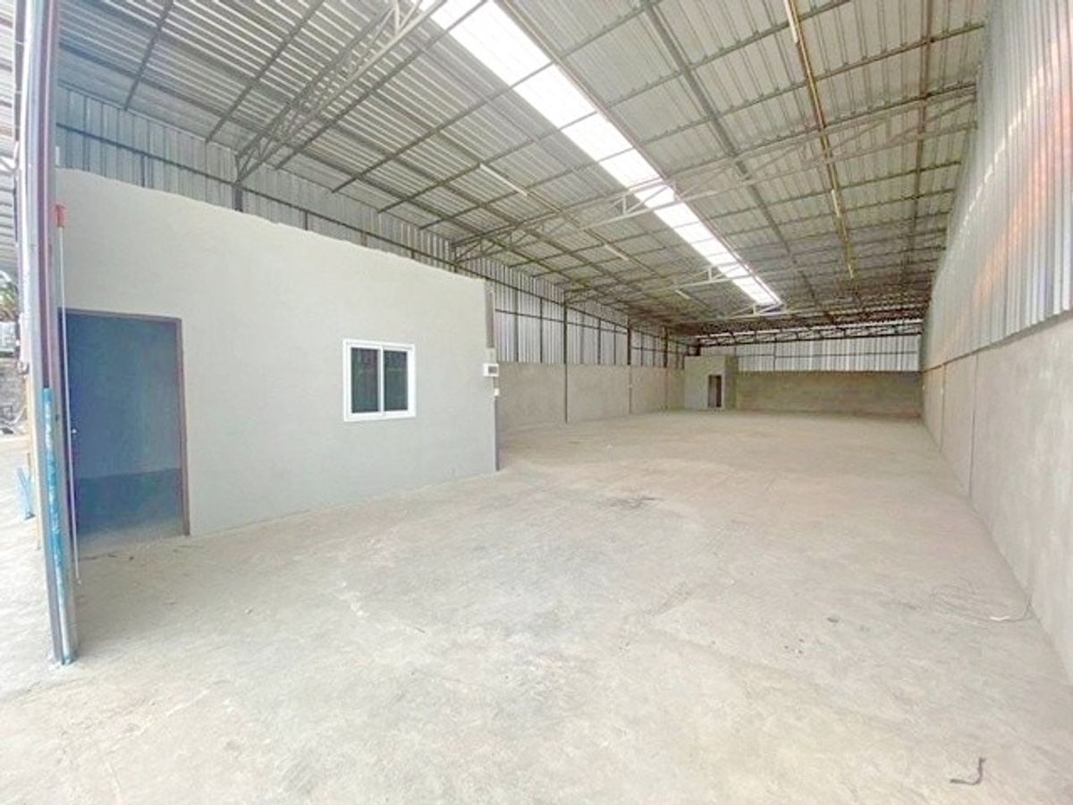 For RentFactoryMahachai Samut Sakhon : Can do the factory, there are 4 Nadi 1.3 km. Rent a warehouse 70 sq.w. 280 sq.m., 1 water market, economic market 2.1 km. Vichai Vej Hospital 3.9 km.