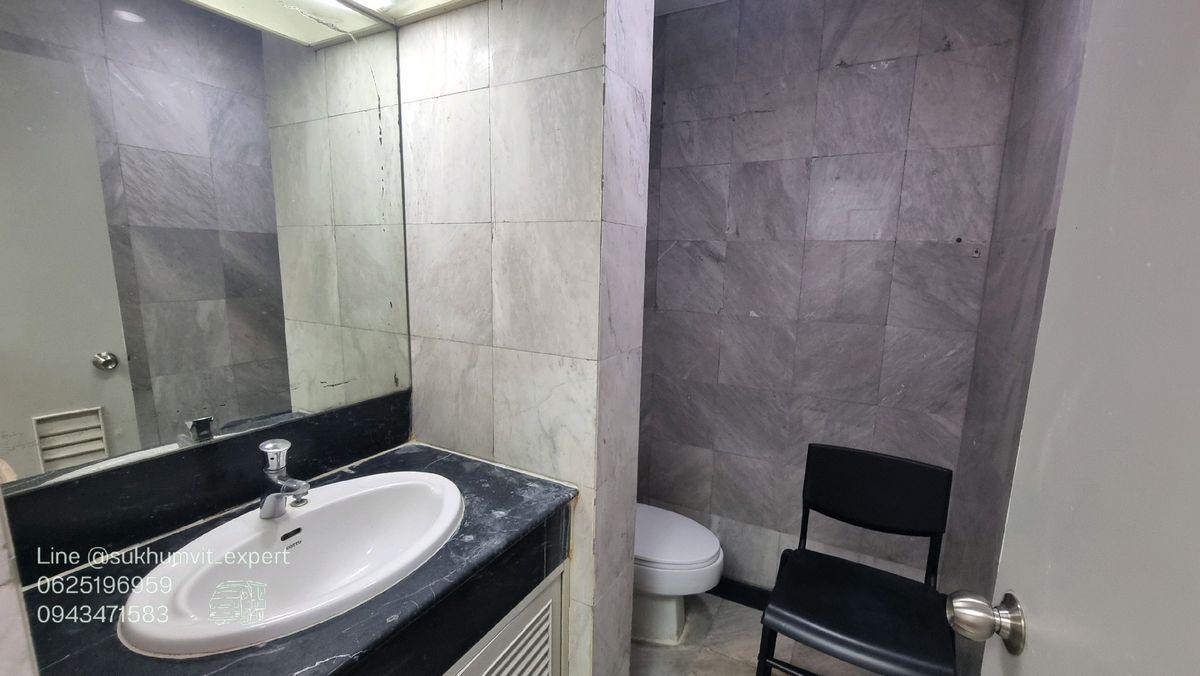 ให้เช่าสำนักงานนานา : Bts นานา ให้เช่าออฟฟิศตกแต่งเรียบร้อย 116 ตร.ม. พร้อมเฟอร์นิเจอร์ ย้ายเข้ามาทำงานได้เลย มีห้องน้ำส่วนตัว