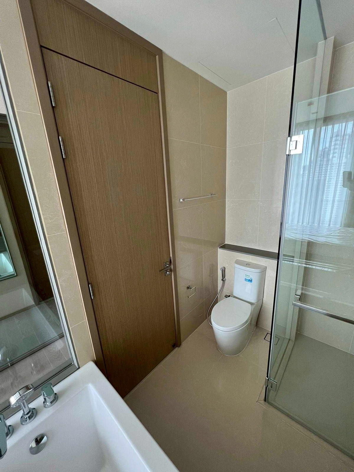 ให้เช่าคอนโดสุขุมวิท อโศก ทองหล่อ : ✨ GT15958 |  คอนโด The Esse Asoke เดินทางสะดวก ใกล้รถไฟฟ้าบีทีเอส เฟอร์นิเจอร์ครบ พร้อมอยู่ทันที