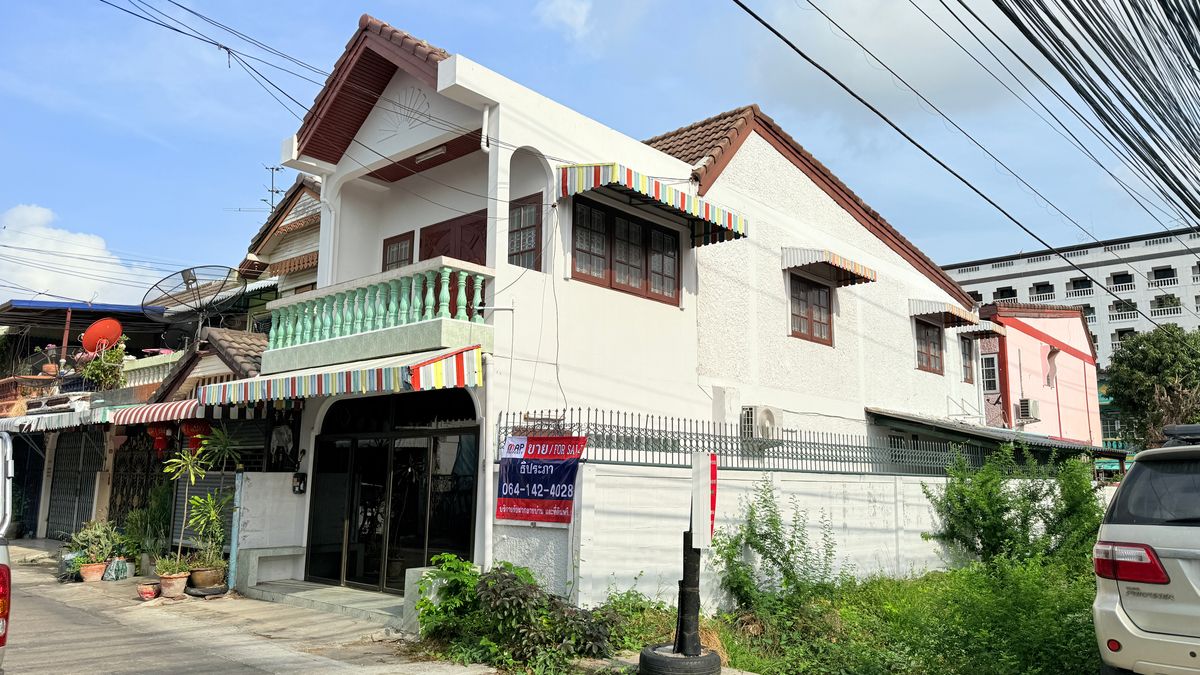 ขายทาวน์โฮมพระราม 2 บางขุนเทียน : ทาวน์เฮ้าส์ ริมถนน พระราม2 หลัง รพ.บางมด สินทวี วิลล่า, กรุงเทพ