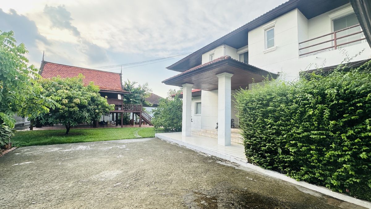 For SaleHousePathum Thani,Rangsit, Thammasat : House for sale Muang Ek Village, big house, good condition, area of 324 sq.w., behind the house next to the waterfront, Soi Ekarat 6, Lak Hok Subdistrict, Mueang Pathum Thani District Pathum Thani Province