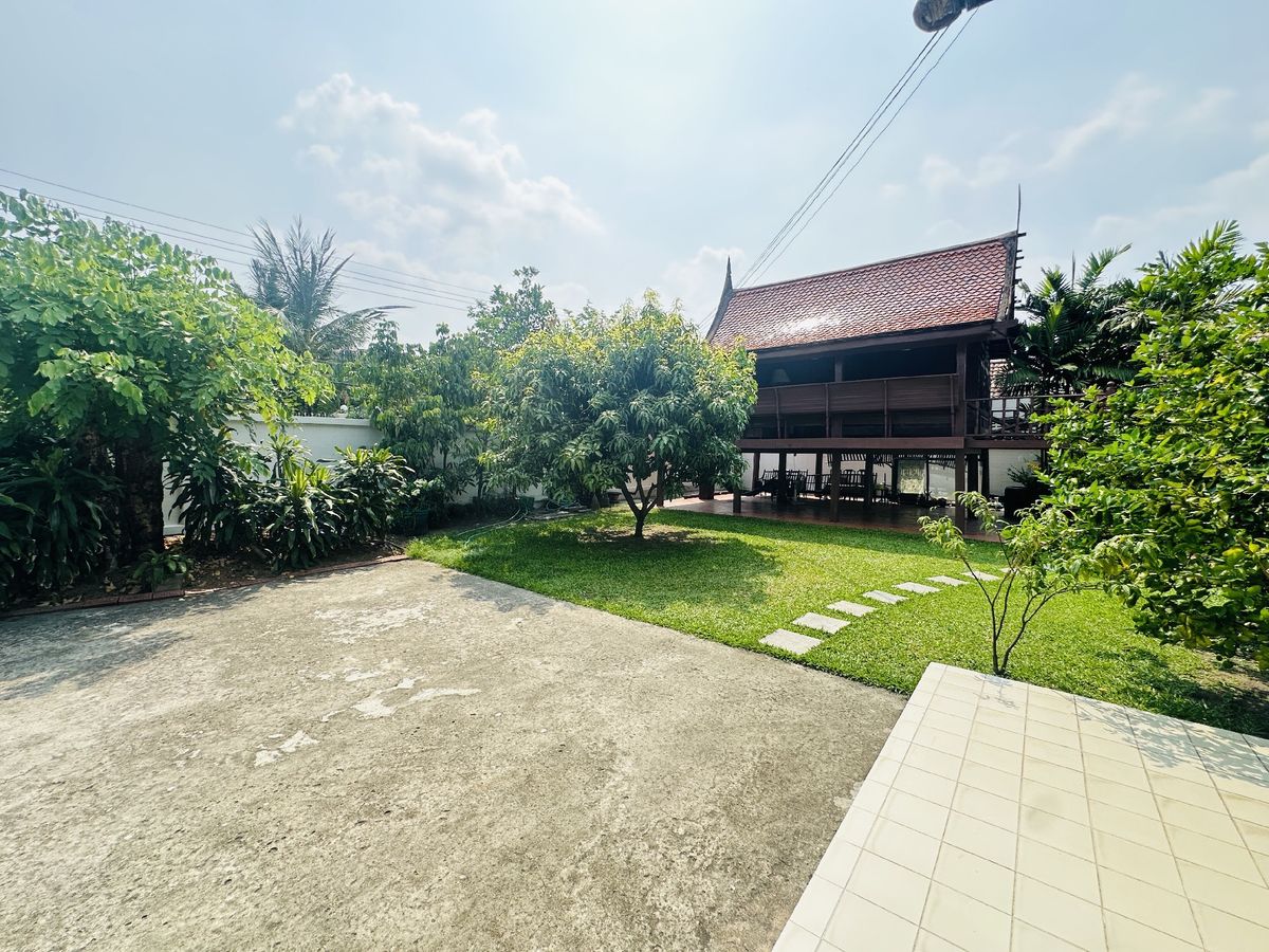 For SaleHousePathum Thani,Rangsit, Thammasat : House for sale Muang Ek Village, big house, good condition, area of 324 sq.w., behind the house next to the waterfront, Soi Ekarat 6, Lak Hok Subdistrict, Mueang Pathum Thani District Pathum Thani Province