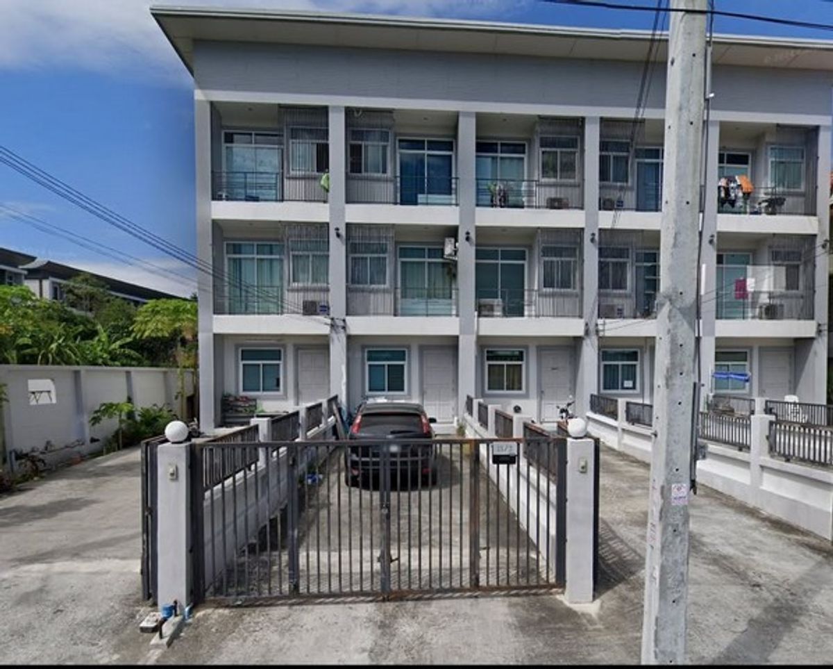 For RentTownhomeNawamin, Ramindra : 3 -storey commercial building for rent next to Fashion Island and Pink Line Make a registered office, Ram Inthra 97