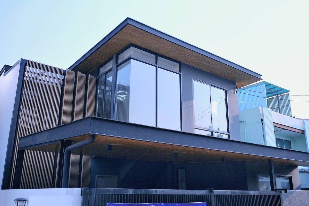 For SaleHouseSukhumvit, Asoke, Thonglor : LTH12268 - Private Luxury Pool Villa for Sale in Sale in Sale in Sukumvit 60/1 Size 250 SQ.M 3 Beds 4 Baths Near BTS Bang Chak Station Only 17.9 MB