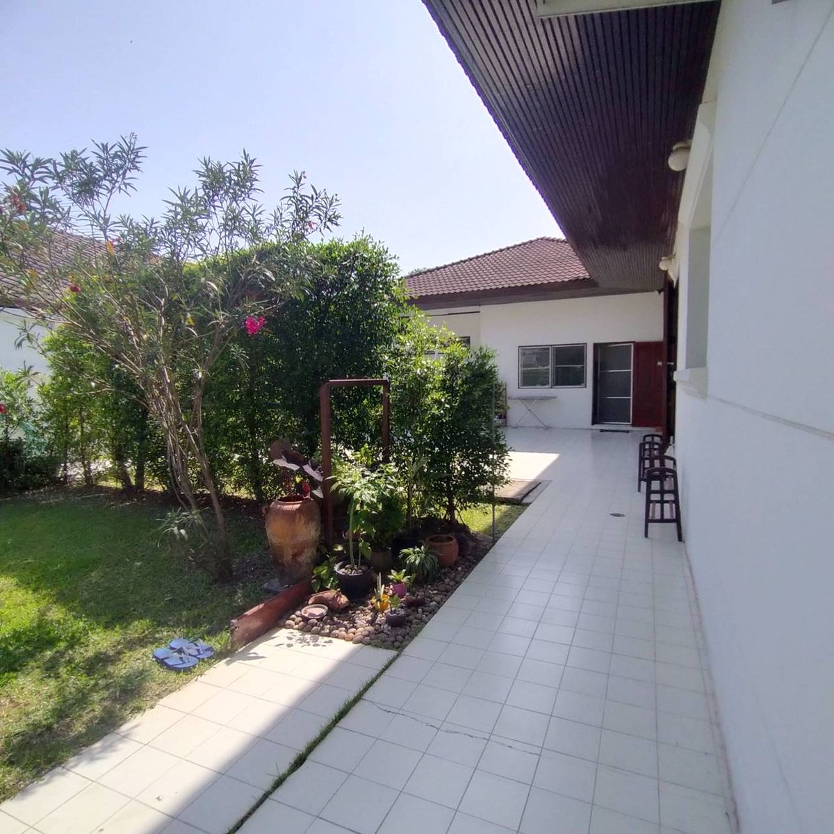 For SaleHousePathum Thani,Rangsit, Thammasat : House for sale Muang Ek Village, big house, good condition, area of 324 sq.w., behind the house next to the waterfront, Soi Ekarat 6, Lak Hok Subdistrict, Mueang Pathum Thani District Pathum Thani Province